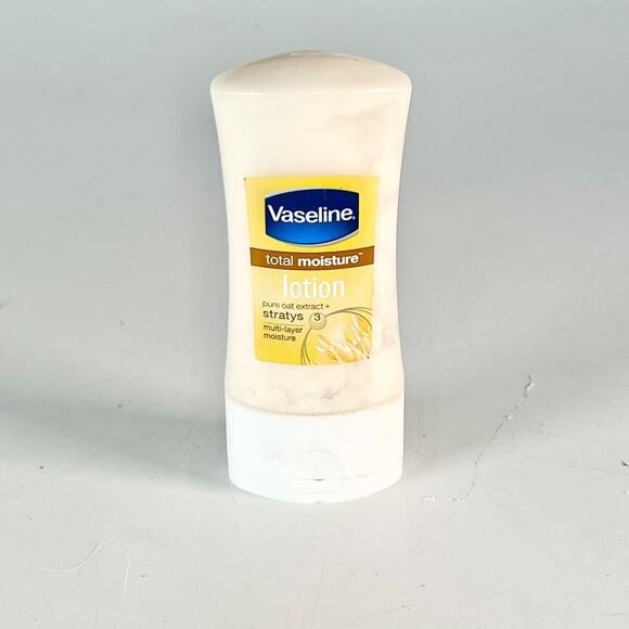 Vaseline Total Moisture Lotion Body Multi-layer Oat Travel .75 fl oz 22ml New - Picture 1 of 5